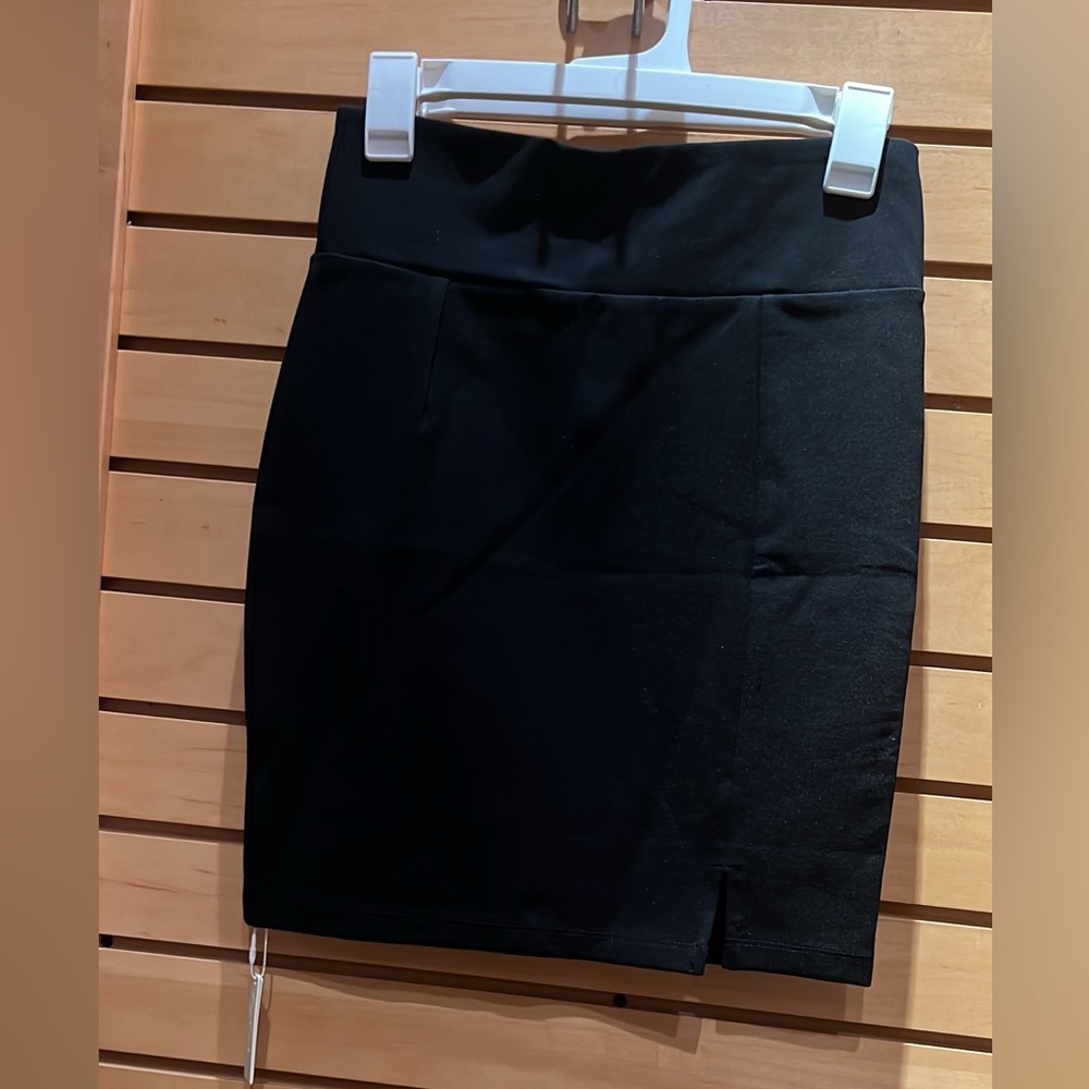 NWT OGL Move Black Ponte Mini Skirt 
Size Small